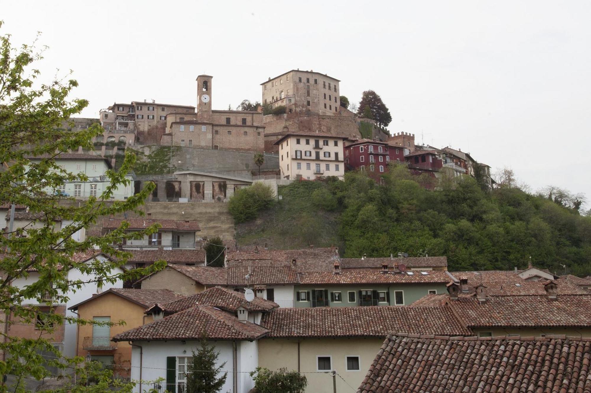 Il bosco delle torte Castellinaldo Esterno foto
